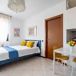 Lorelake Holidays - Sunny