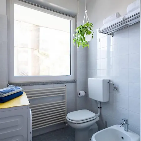 Apartamento Lorelake Holidays - Sunny With Rooftop Terrace - 10 Min From Center, & Stadium *