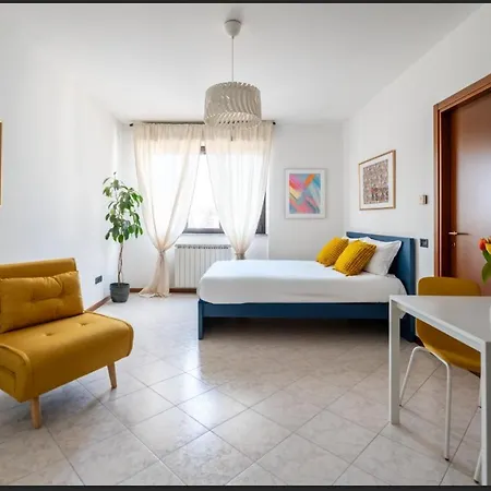 Apartamento Lorelake Holidays - Sunny With Rooftop Terrace - 10 Min From Center, & Stadium *